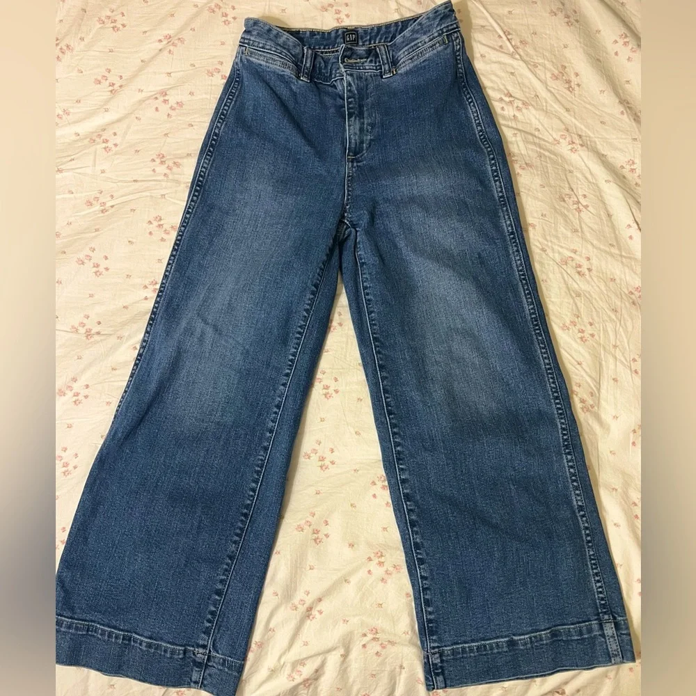Gap High Rise Cropped Wide Leg Jeans - Picture 2 of 5